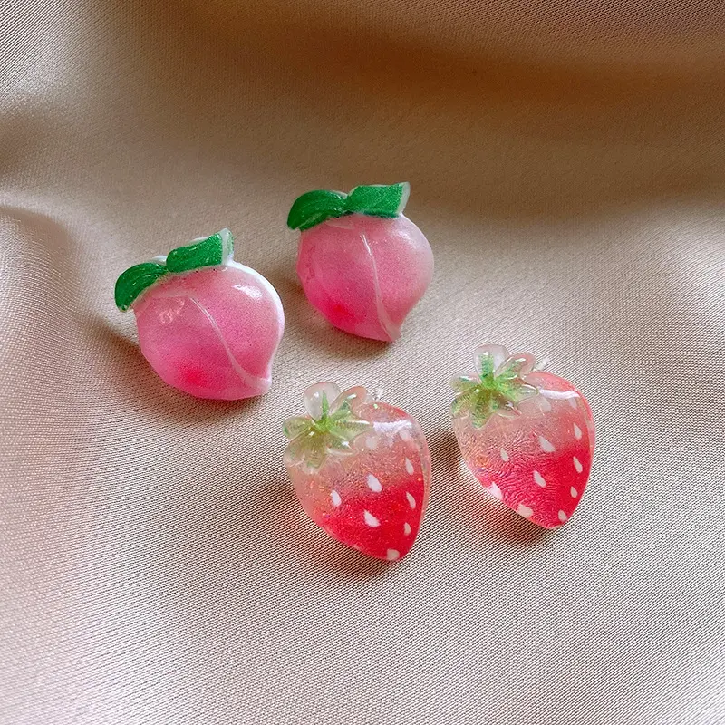 2025 New Summer Pink Resin Peach Strawberry Stud Earrings for Women Exquisite Fruit Geometry Earrings Jewelry Accessories