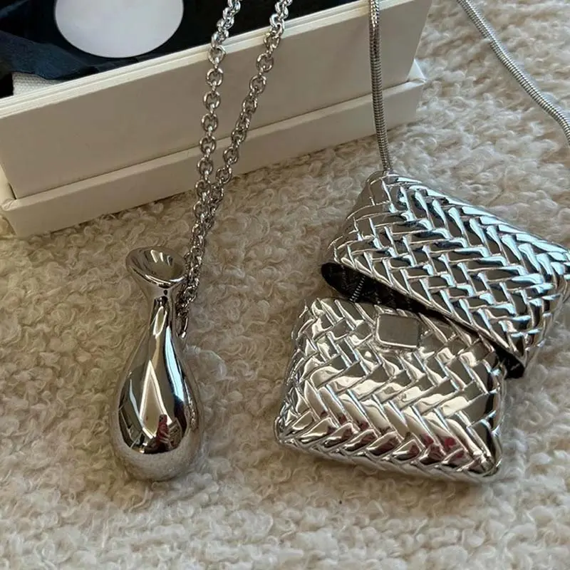 Fashion Metal Woven Bag Long Necklaces for Women Luxury Silver Color Long Water Bottle Pendant Necklaces Jewelry Accessories