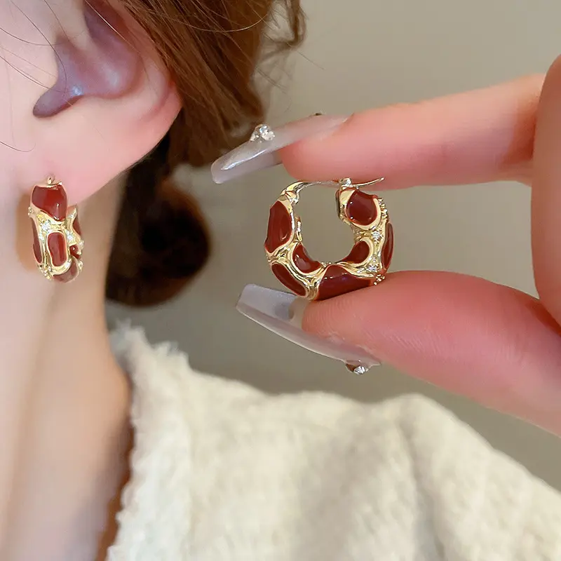 New Trendy White Enamel Texture Hoop Earrings for Women Girls Vintage Gold Color Round Statement Ear Buckle Jewelry Gifts