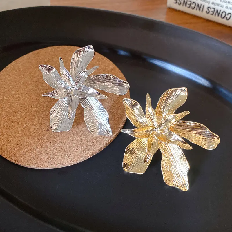 2025 New Metal Flower Open Adjustable Ring for Women Exaggerated Gold Color Double-Layer Floral Finger Ring Personality Jewelry