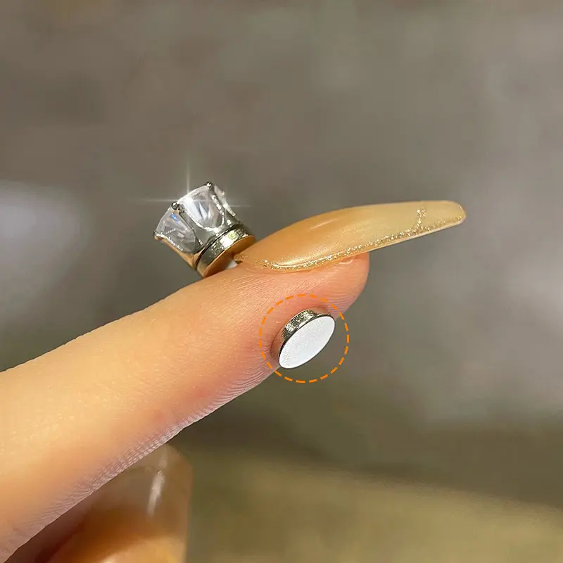1Pcs Sliver Color Zircon Magnetic Ear Clip for Women Men Luxury Sparkling Crystal Without Piercing Ear Clip Ear Cuff Jewelry