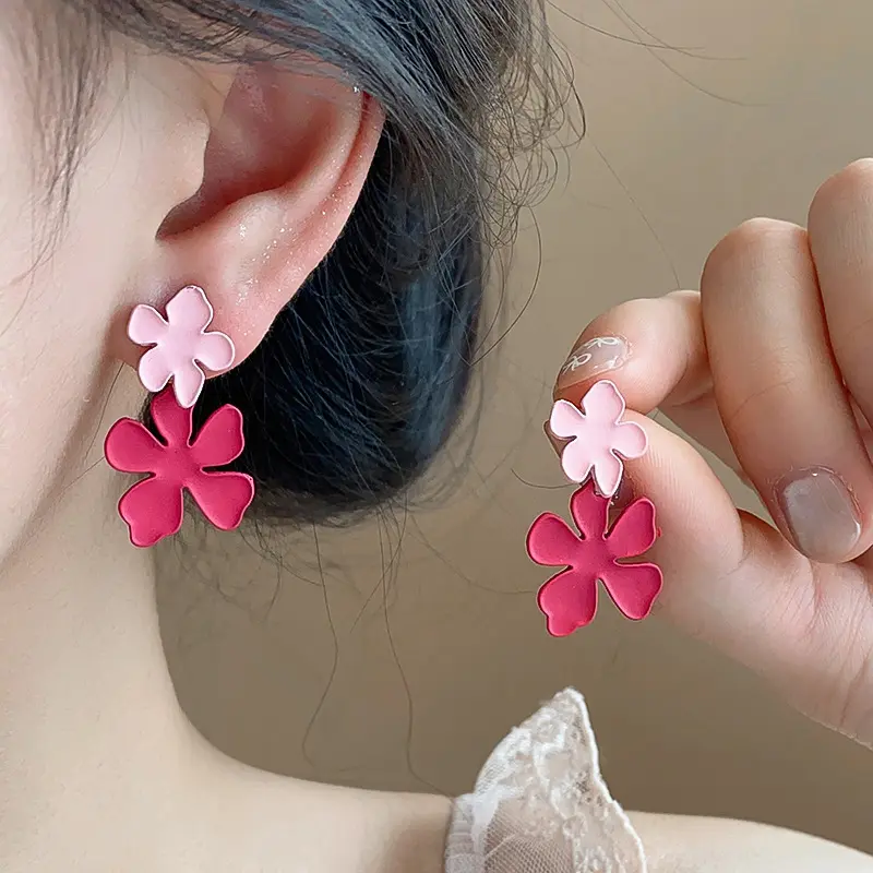2025 New Fashion Pink Flower Pendant Earrings for Women Simple Color Blocking Five Petal Floral Earrings Party Jewelry Gifts