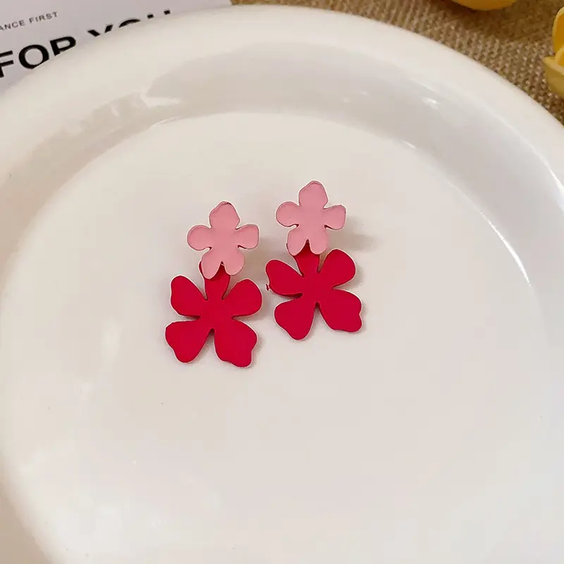 2025 New Fashion Pink Flower Pendant Earrings for Women Simple Color Blocking Five Petal Floral Earrings Party Jewelry Gifts