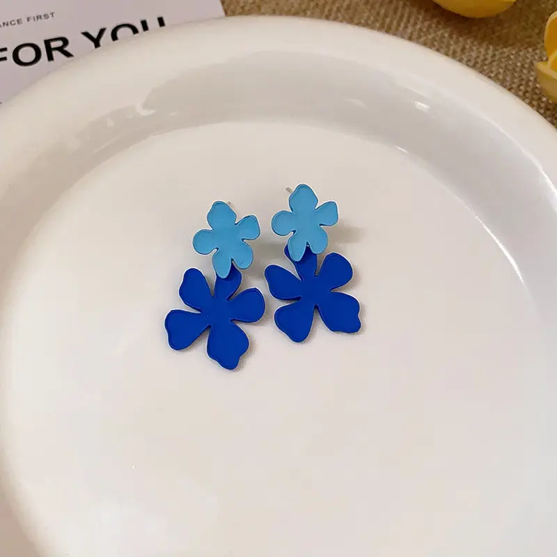 2025 New Fashion Pink Flower Pendant Earrings for Women Simple Color Blocking Five Petal Floral Earrings Party Jewelry Gifts