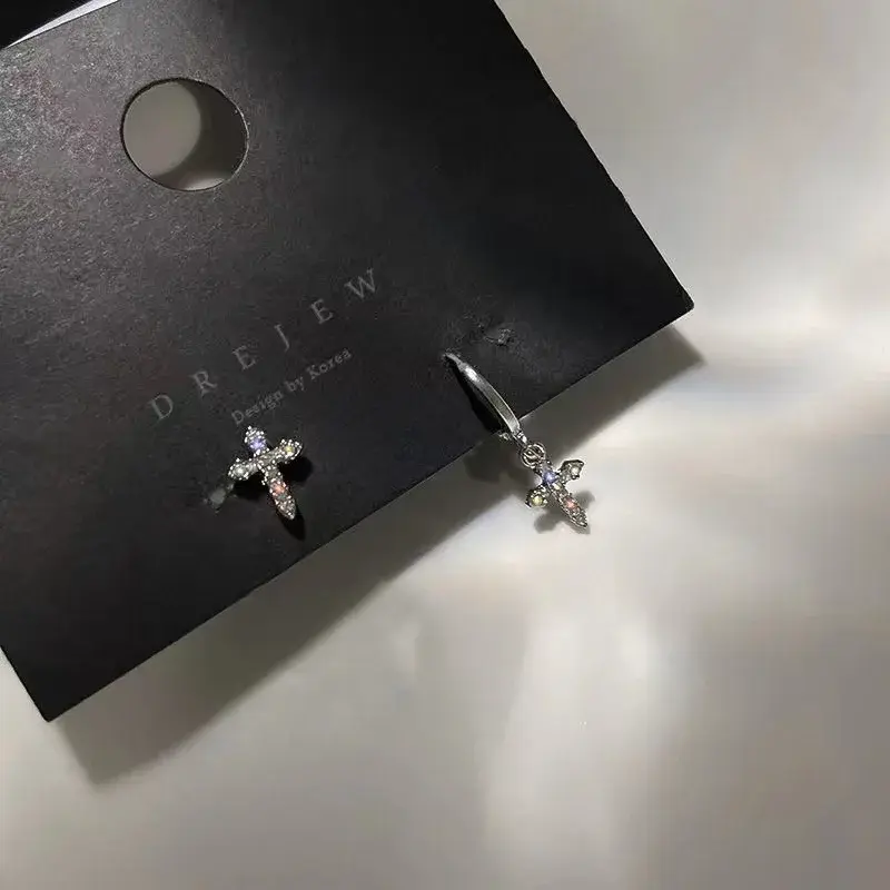 Aesthetics Shine Cross Stud Earrings for Women 2025 New Trend Fashion Korean Style Piercing Earrings with Cross Grunge Jewelry
