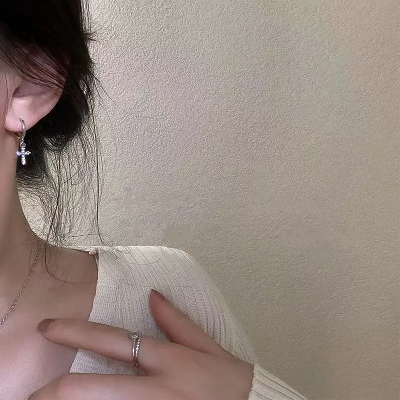 Aesthetics Shine Cross Stud Earrings for Women 2025 New Trend Fashion Korean Style Piercing Earrings with Cross Grunge Jewelry