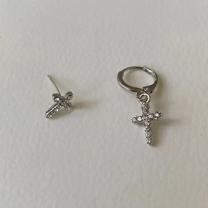Aesthetics Shine Cross Stud Earrings for Women 2025 New Trend Fashion Korean Style Piercing Earrings with Cross Grunge Jewelry
