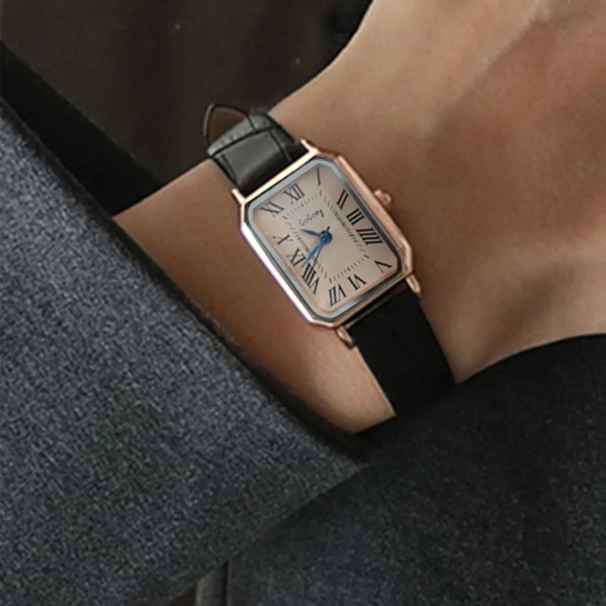 Casual Retro Roman Dial Quartz Watches Ladies Rectangle Leather Strap Wristwatch Clock Fashionable for Women Reloj De Mujer