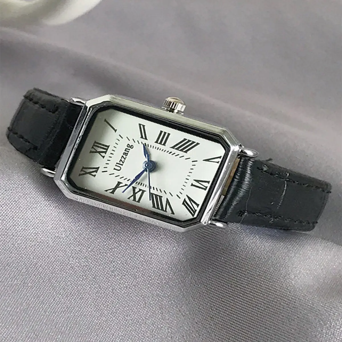 Casual Retro Roman Dial Quartz Watches Ladies Rectangle Leather Strap Wristwatch Clock Fashionable for Women Reloj De Mujer
