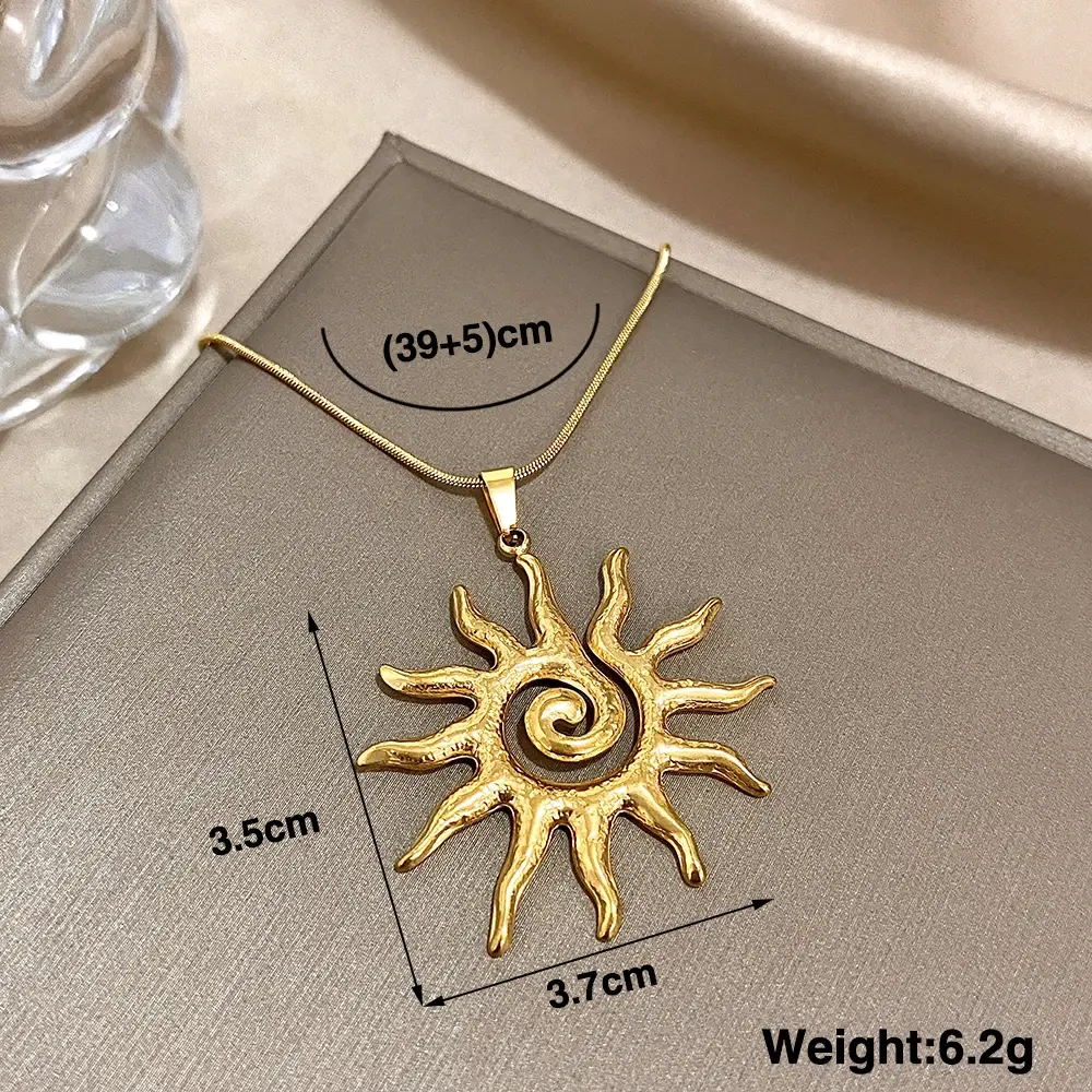 Vintage Chic Sun Shaped Pendant Stainless Steel Necklace Statement Golden Fashion Jewlery Accessories Women Men Couple Gift