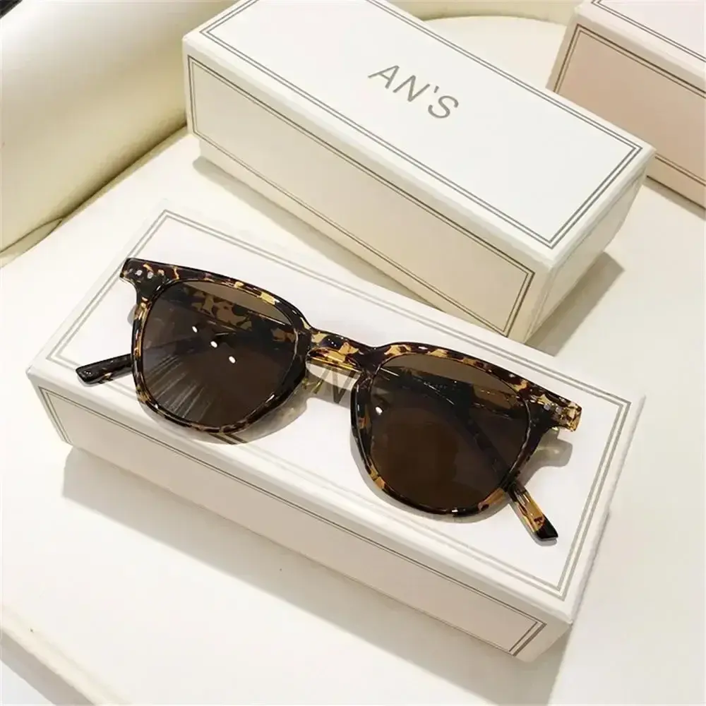 2024 New Fashion Square Sunglasses Women Men Brand Designer Ocean Color Sun Glasses Unisex Green Gradient Eyewear