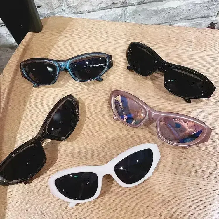 Popular Women's Sunglasses 2024 Punk Sunglasses Unique Oval Sun Glasses Men Goggle Shades Mirror Colorful Y2K Eyewear