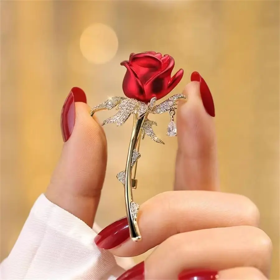 Rhinestone Blue Red Rose Flower Brooches for Women Elegant Exquisite Shiny Zircon Flower Lapel Pins Wedding Party Badge Jewelry