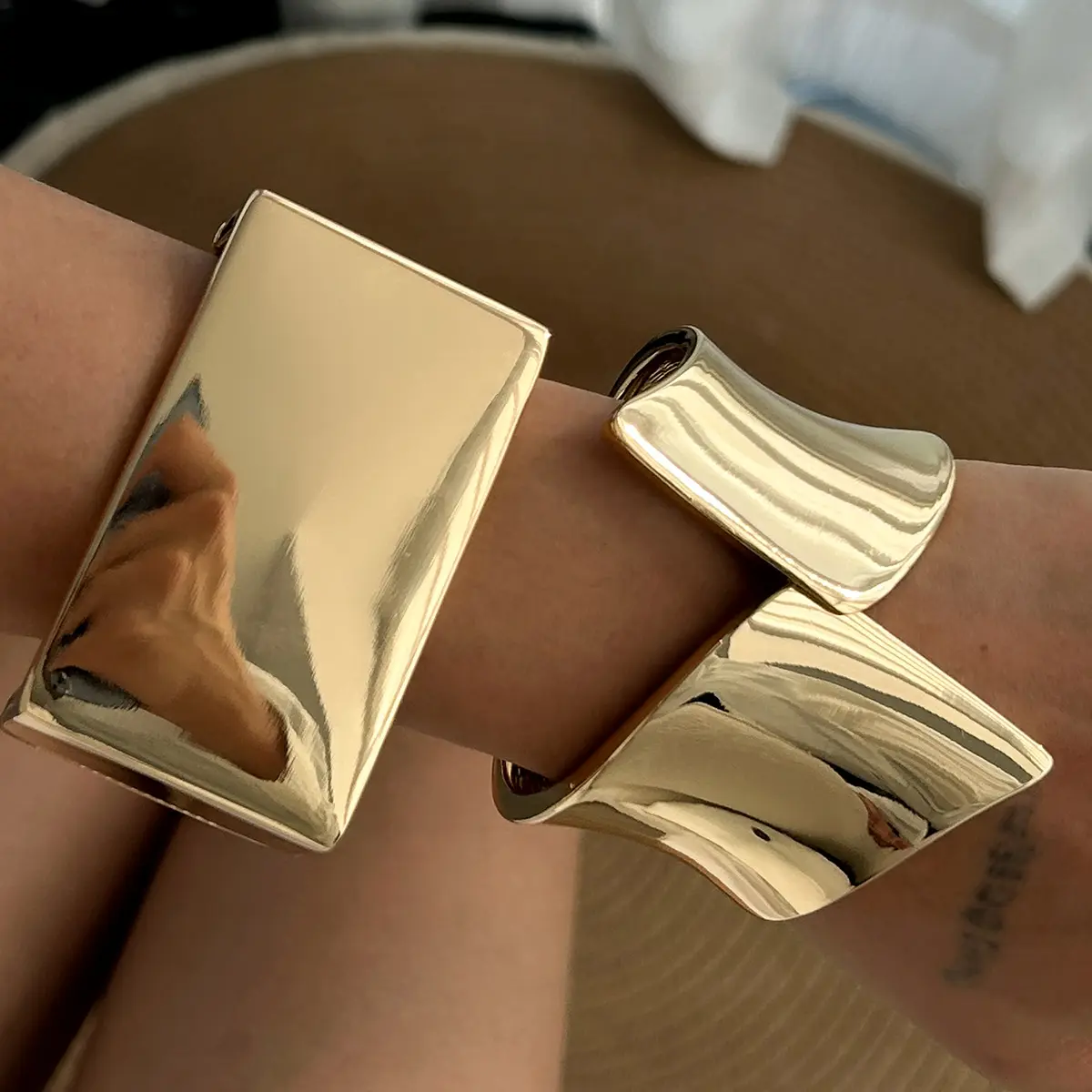 Ingemark Exaggerated Gold Color Metal Spring Bangles for Women Punk Vintage Irregular Geometric Arm Bracelets Men Jewelry Gift