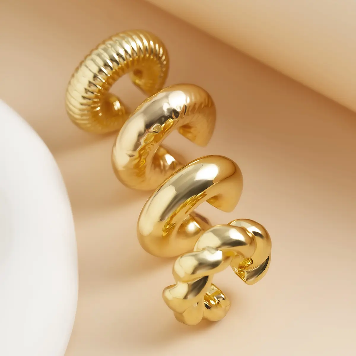 Ingemark 4Pcs/Set Punk Twisted Chunky Tube Clip Earrings for Women Non Piercing C Shape Ear Cuff  Female Jewelry Accessories New