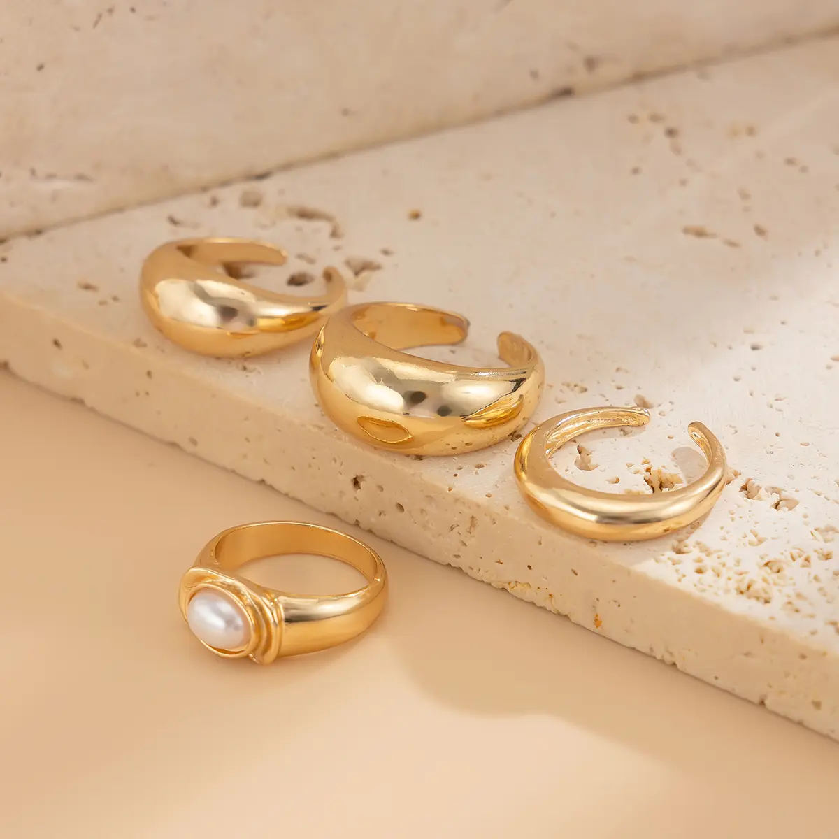 Ingemark 4Pcs/Set Stylish Simple Smooth Geometric Rings for Women Men Bohemia Exquisite Imitation Pearl Rings New Year Jewelry