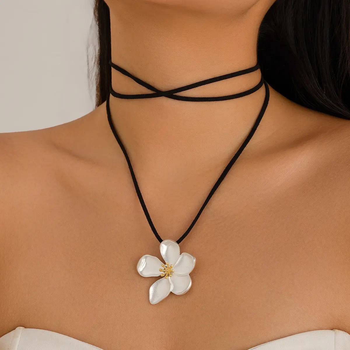 Ingemark Elegant Black Adjustable Bow Bowknot Rope Chain Necklace for Women KpopPetal Flower Choker Aesthetic Wed Jewelry Gift