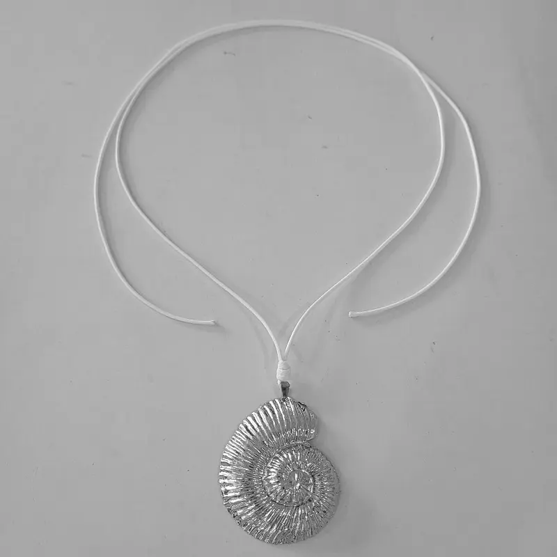 110CM Adjustable Leather Wax Thread Rope Chain With Large Heavy Conch Snail Pendant Necklace Women Bowknot Choker Y2K Jewelry