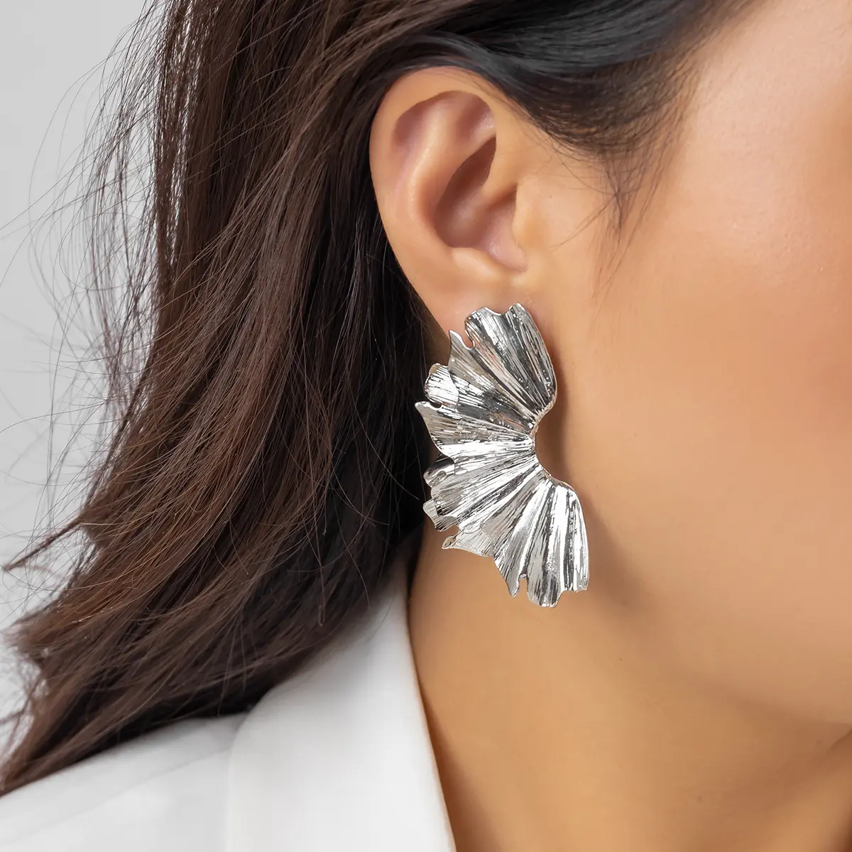 Punk Irregular Flower Petal Stud Earrings for Women Fashion Statement 2024 Trending Piercing Modern Earrings Jewelry Accessories