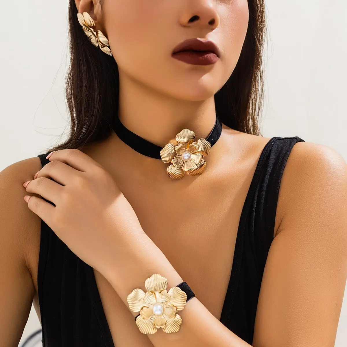 3Pcs/Set Goth Elegant Black Korean Velvet Rose Flower Choker Necklace Bracelet Earring Women Vintage Clavicle Chain Jewelry Gift