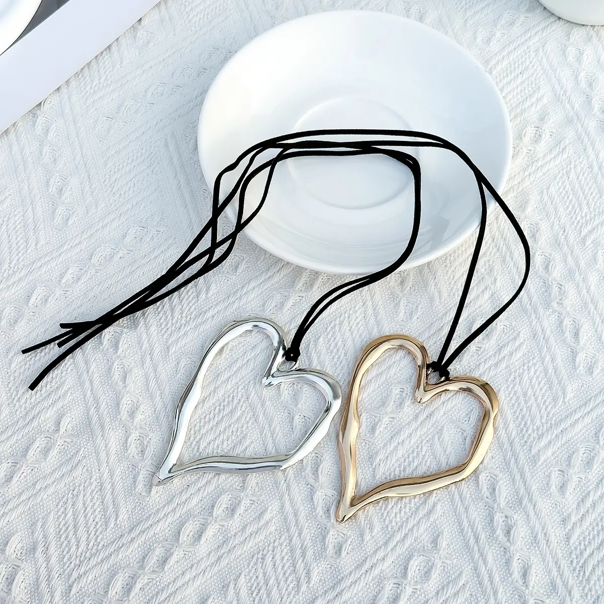 Ingemark Exaggerated Big Hollow Love Heart Pendant Choker Necklace for Women Gothic Knotted Bowknot Adjustable Chain Y2K Jewelry