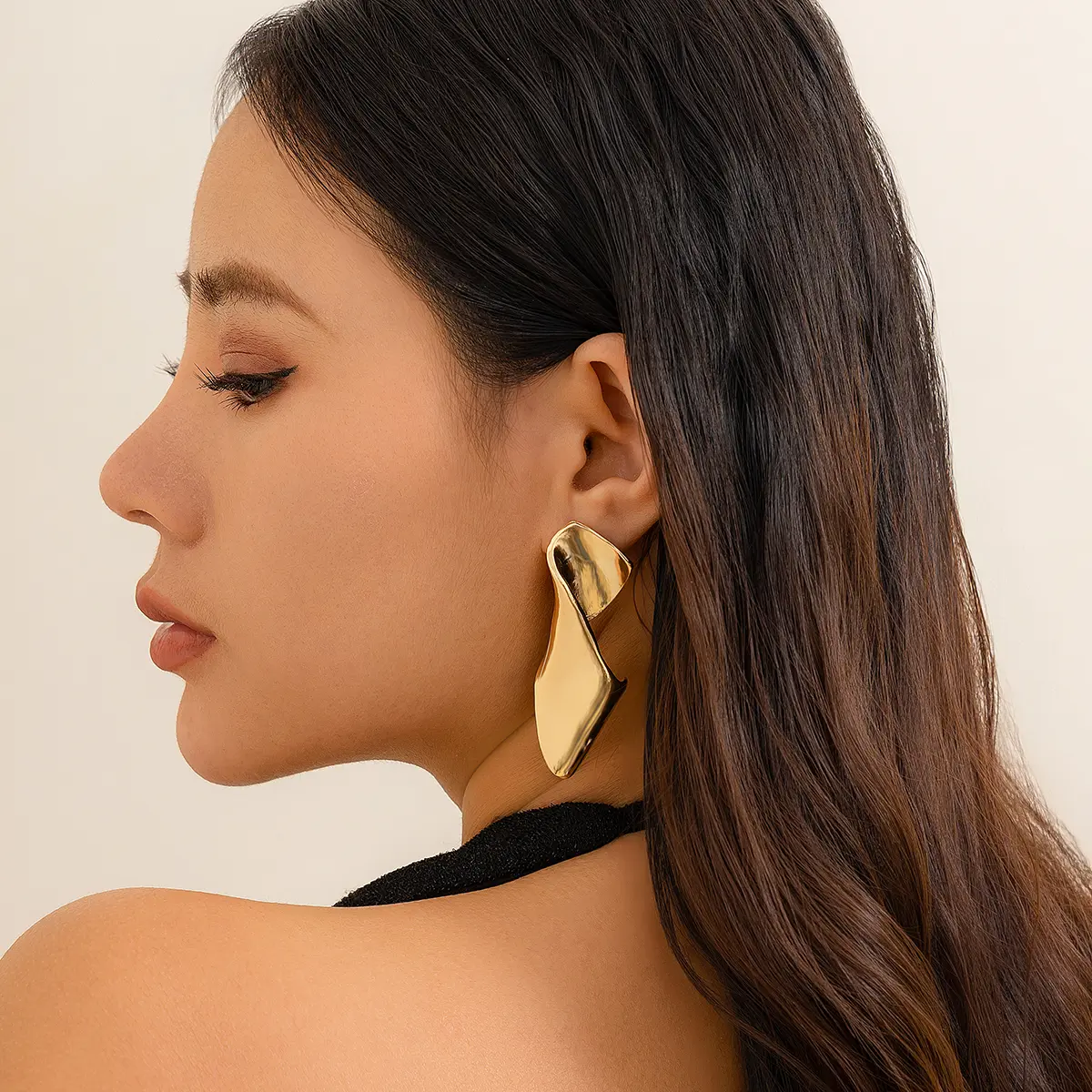 Vintage Irregular Geometric Metal Twisted Stud Earrings for Women Trend 2024 Gold Color Piercing Earring Jewelry Accessories New