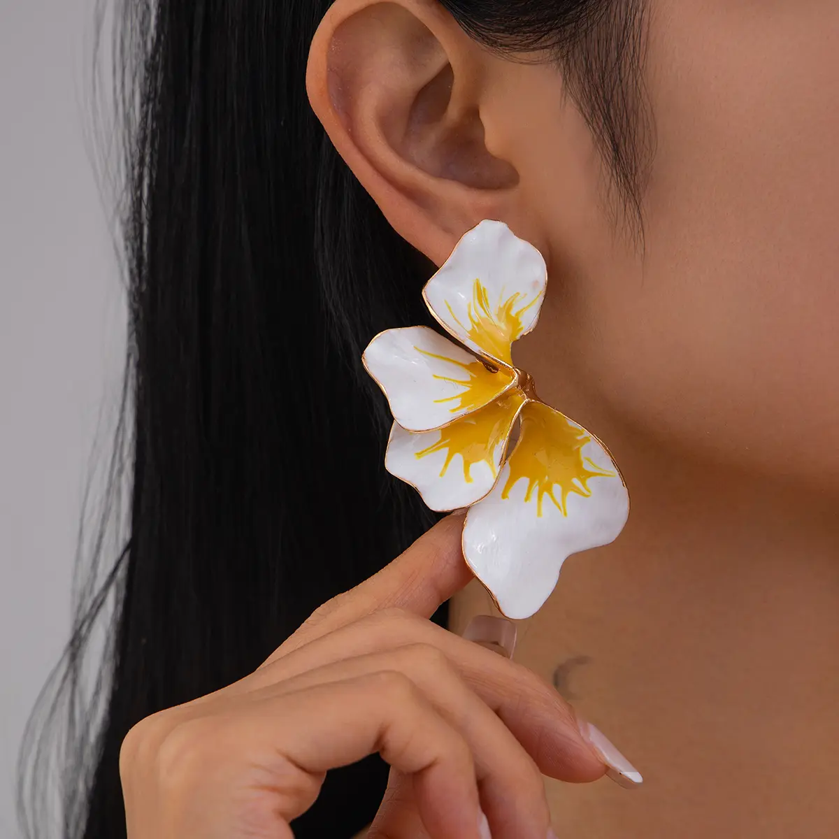 Ingemark Romantic Boho Petal Flower Stud Earrings for Women Wed Bridal 2025 New Fashion Piercing Earrings Y2K Party Jewelry Gift