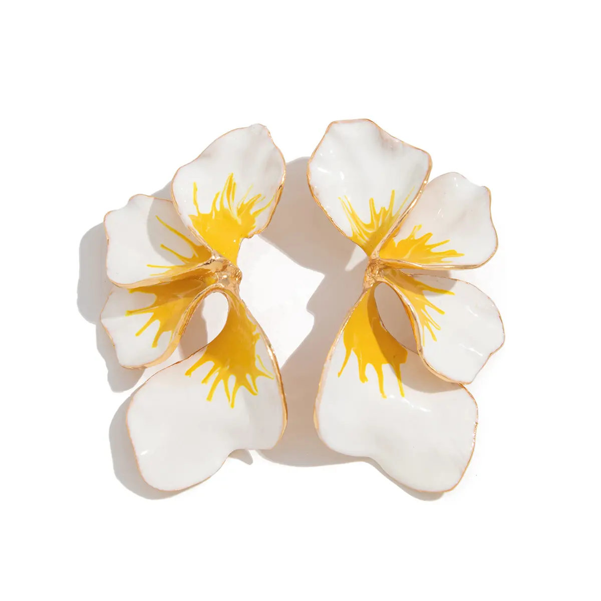 Ingemark Romantic Boho Petal Flower Stud Earrings for Women Wed Bridal 2025 New Fashion Piercing Earrings Y2K Party Jewelry Gift