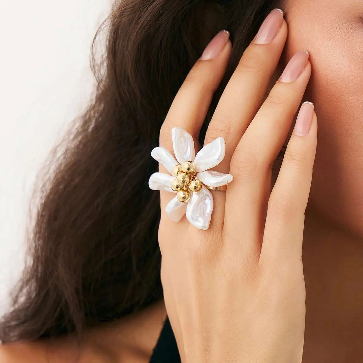Ingemark Romantic Imitation Pearl Petal Flower Open Rings for Women New Trend Elegant Adjustable Finger Rings Wedding Jewelry