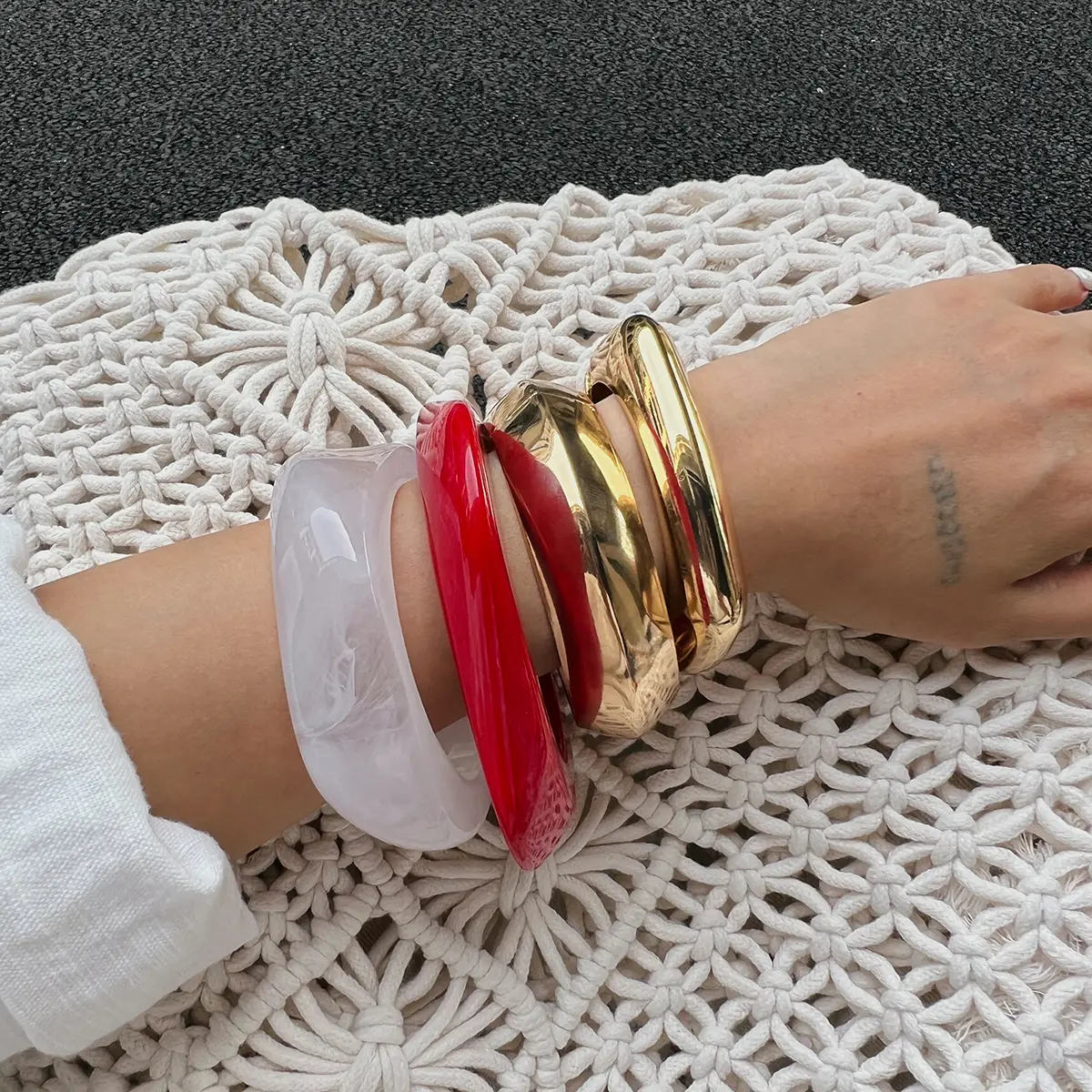 Ingemark 4 Styles Hip Hop Resin Acrylic Bangles for Women 2025 New Fashion Geometric Irregular Spring Bracelets Jewelry Gift