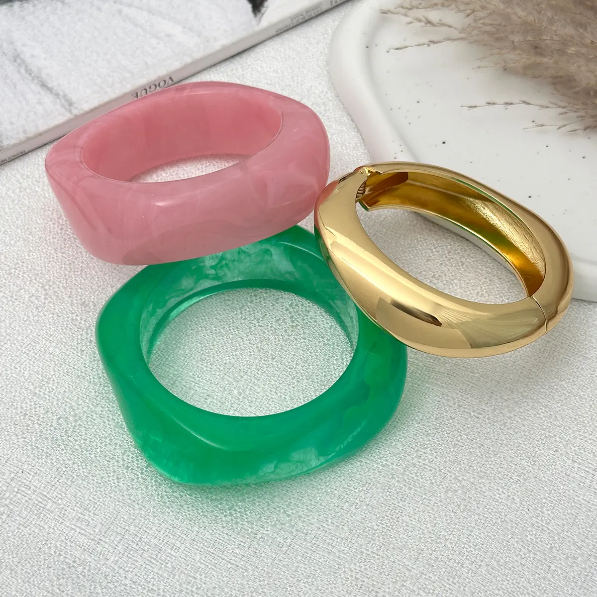 Ingemark Boho Pink Green Thick Resin Acrylic Smudging Bangles for Women Geometric Irregular Bangles Y2K Pulseras Jewelry Gift