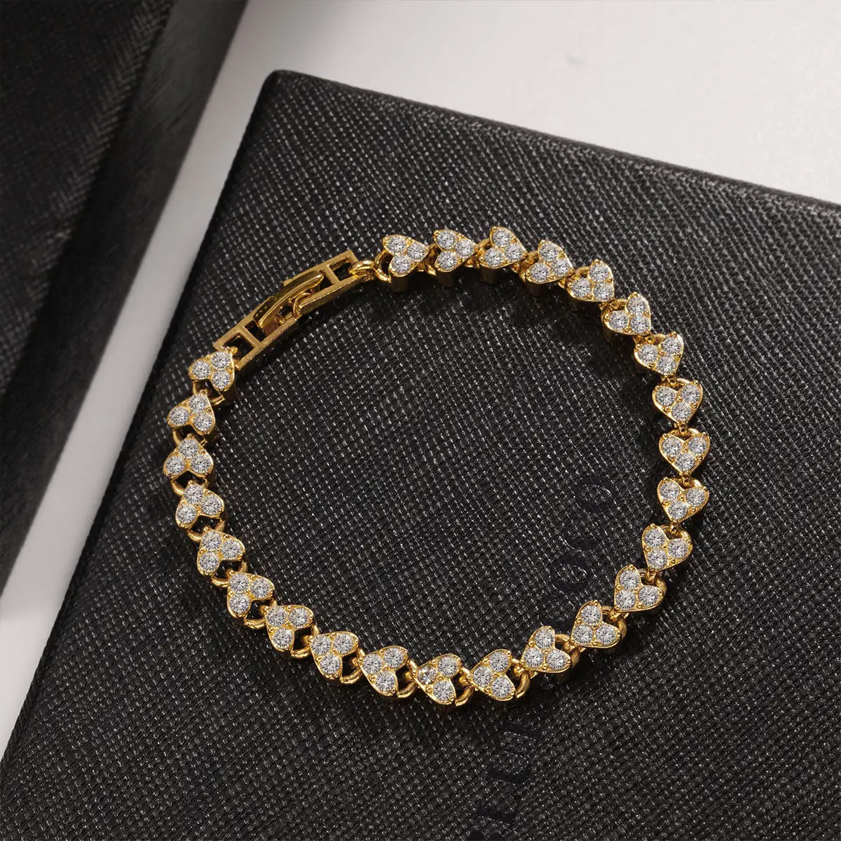 Luxury Roman Crystal Geometric Chain Bracelets for Women Trendy 2024 Goth Full Rhinestone Charm Bangles Wed Jewelry Accessories