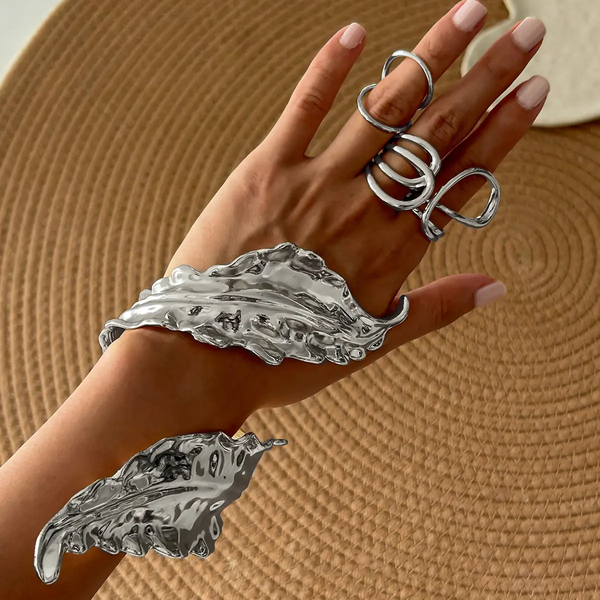 Ingemark Luxury Gold Color Metal Leaves Cuff Bangles for WomenExaggerated Punk Geometric Wrap Bangle Party Grunge Men Jewelry