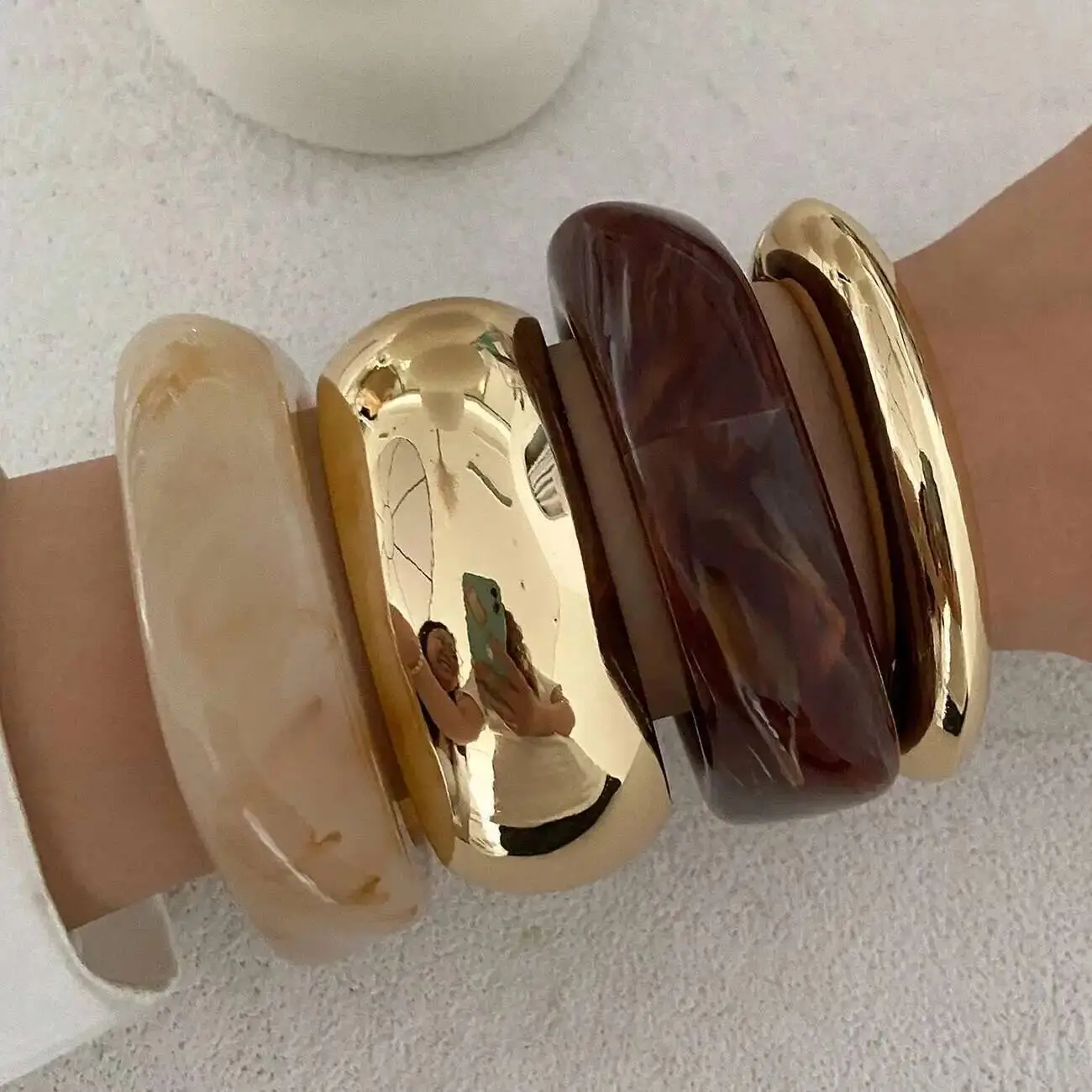 Ingemark 4 Styles Hip Hop Irregular Resin Plastic Bangles for Women Punk Irregular Metal Spring Bracelets Grunge Jewelry Gift