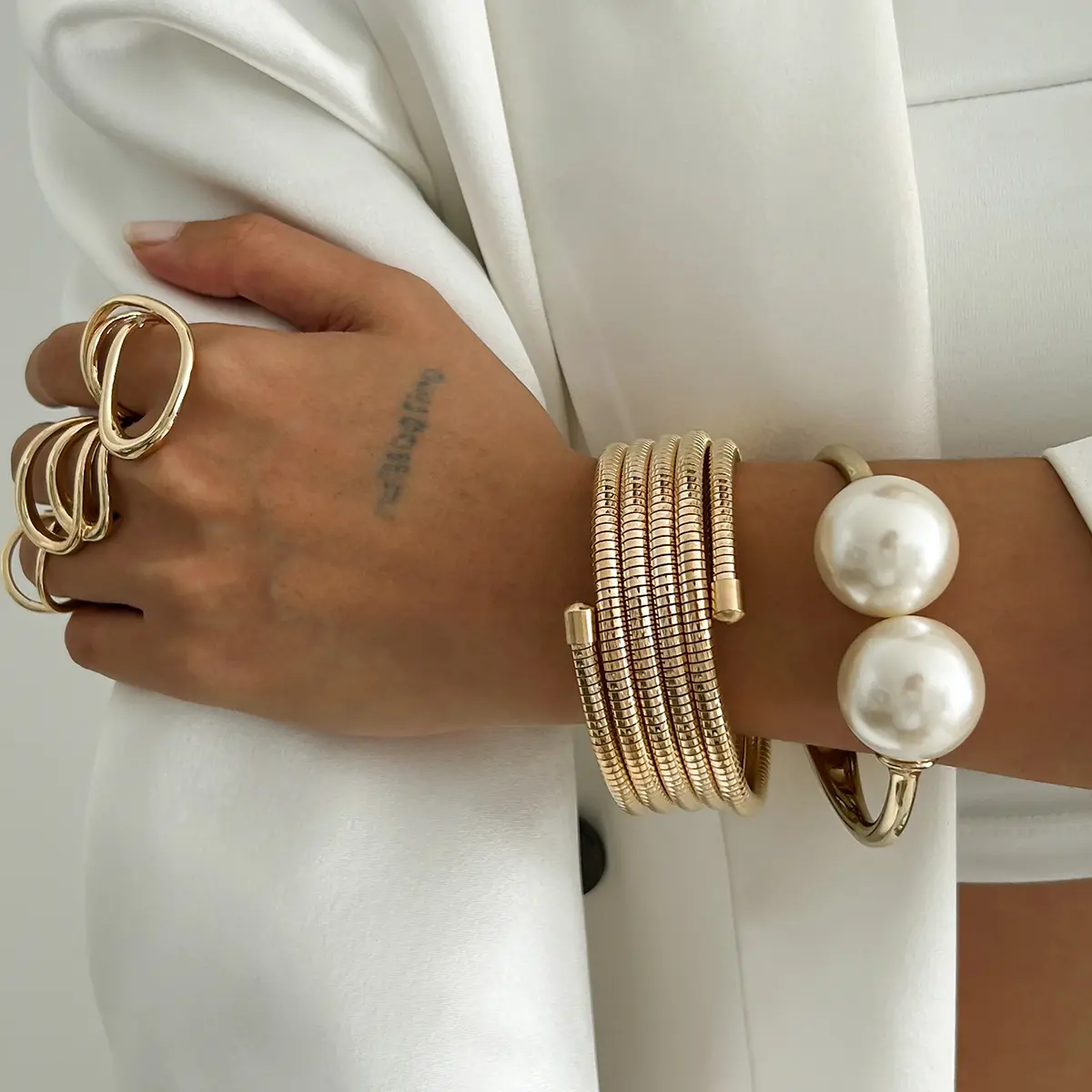 Ingemark Retro Trendy Gold Color Imitation Pearl Chunky Bangles Women Punk Geometric Stacking Bangle Party Aesthetics Jewelry