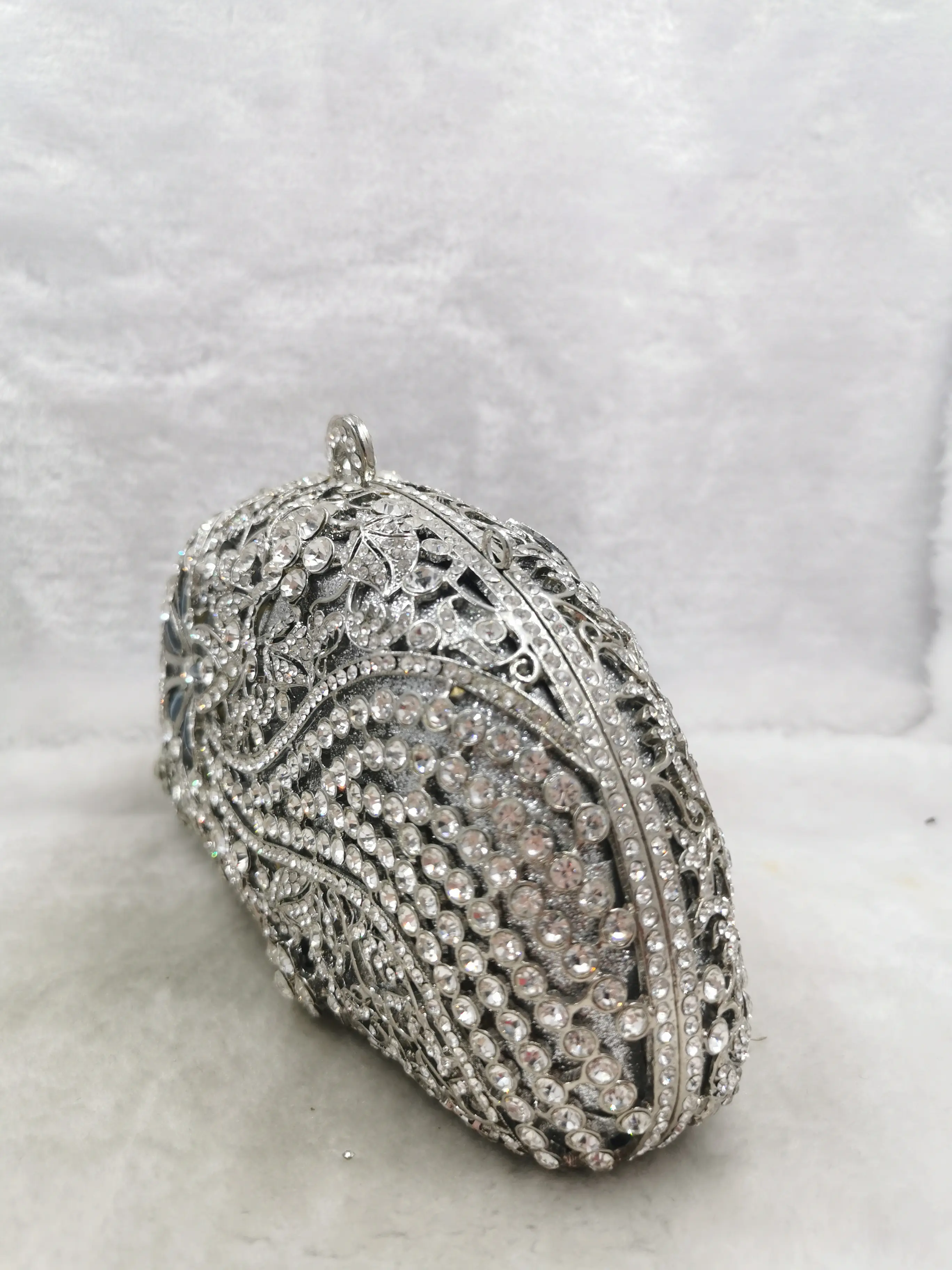 Lady Elegant Silver Red Color Women Crystal Evening Bags Hollow Out Ladies Diamond Minaudiere Wedding Clutch Bags Handbag Purse