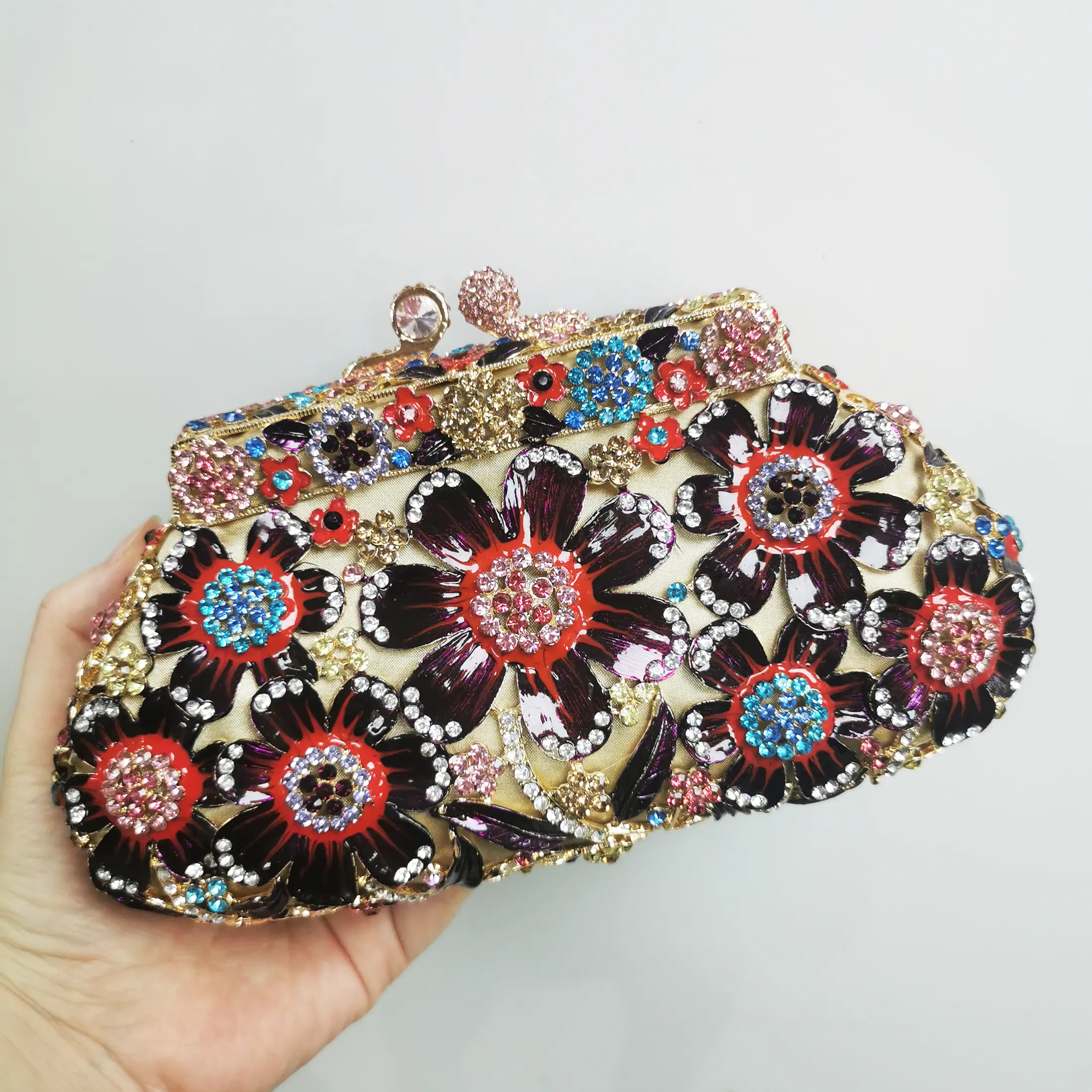 Hollow Out Dazzling Purple Crystal Clutches Women Evening Bags Metal Hard Case Wedding Minaudiere Clutch Bridal Party Handbags