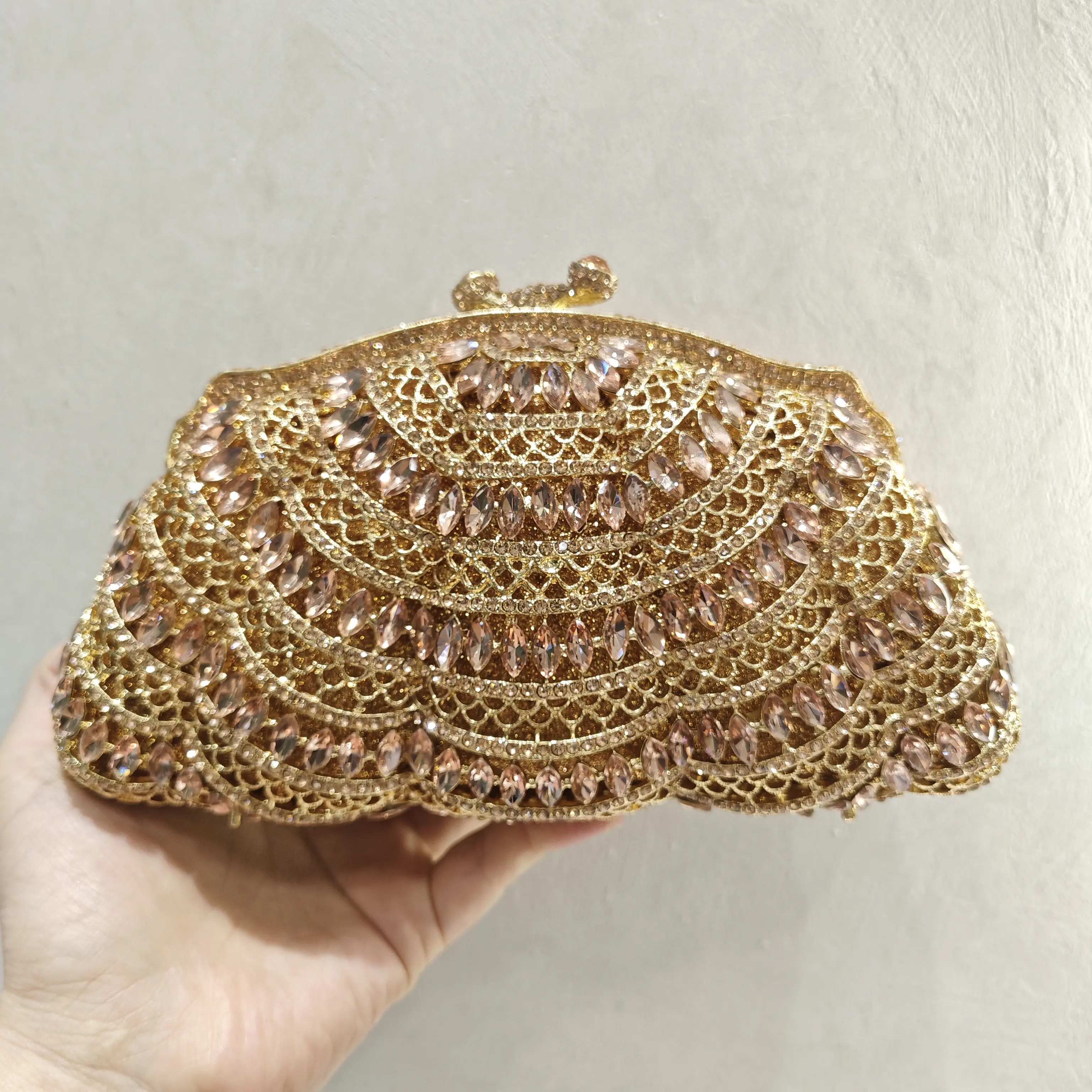 Women Gold/Green/Blue/Red Rhinestones Wedding Clutch Purse Women’s Crystal Evening Clutches Bags Lady Chain Party Shoulder Bags