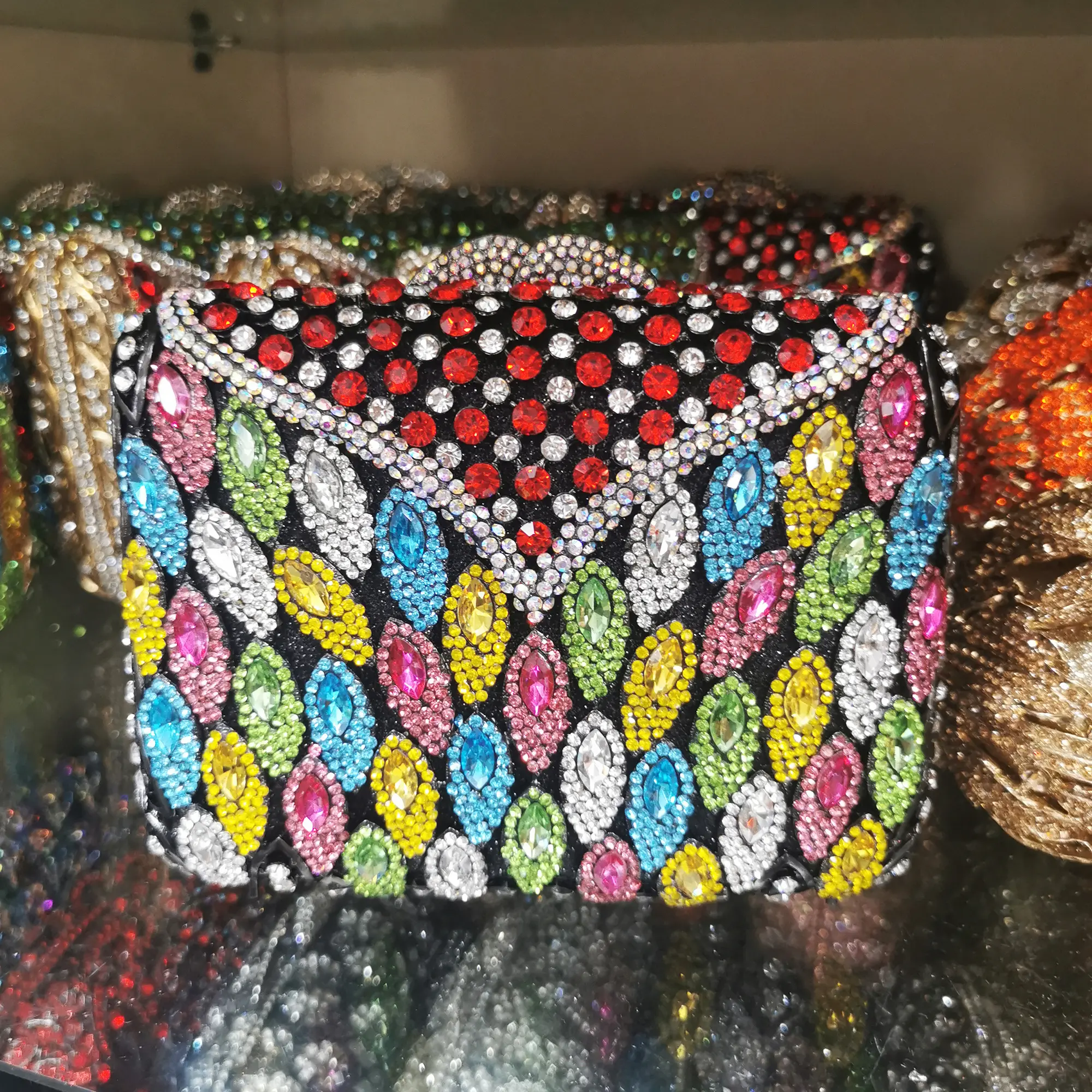 Women Hollow Out Crystal Clutch Purse Clutches Evening Bags For Wedding Party Cocktail Metal Minaudiere Diamond Handbag Purse