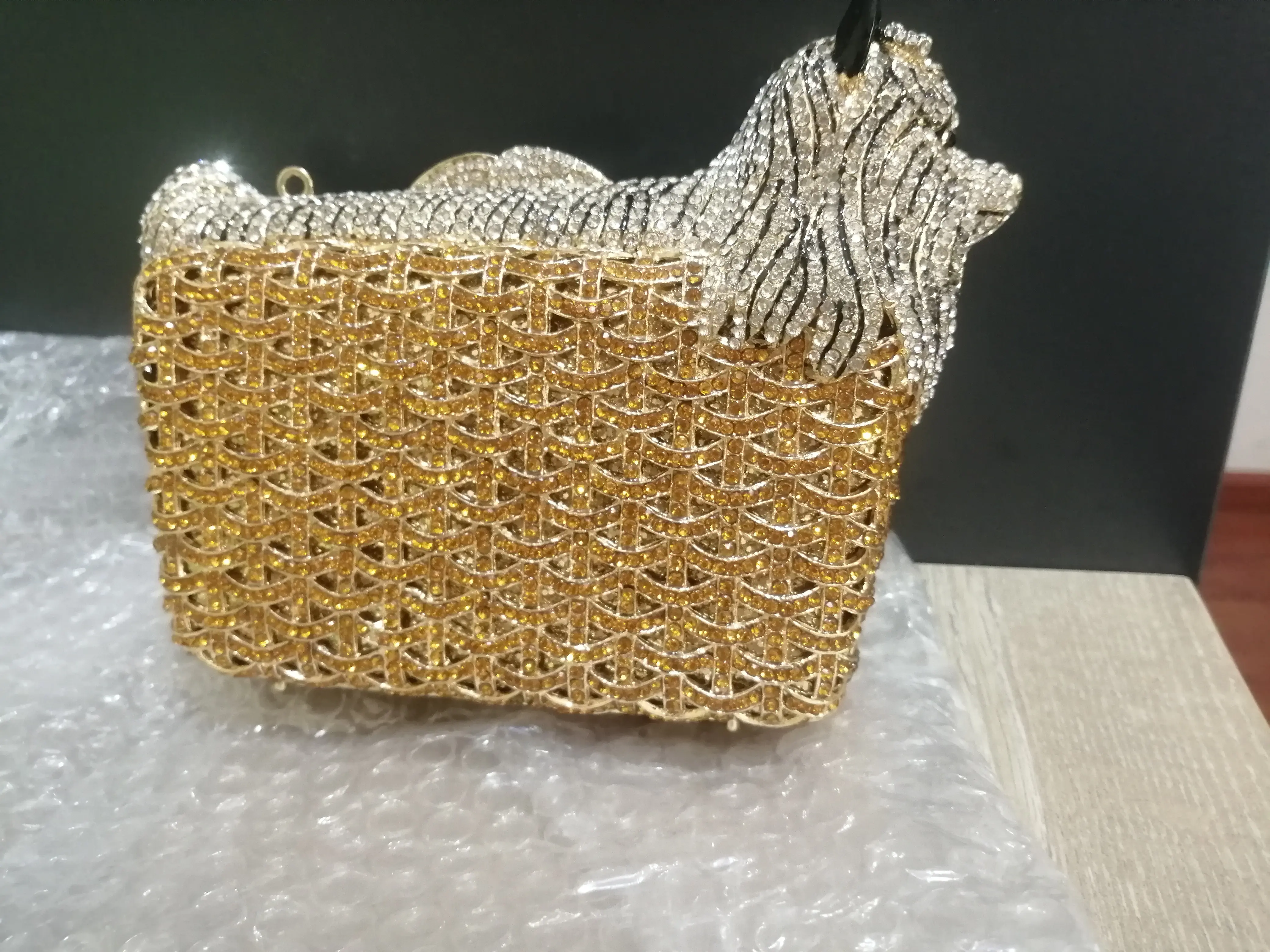 Metal gold Crystal clutch Purse 2020 New Women’s Evening bags Clutches Shoulder bags Handbags Fashion Ladies Mini Phone Case bag