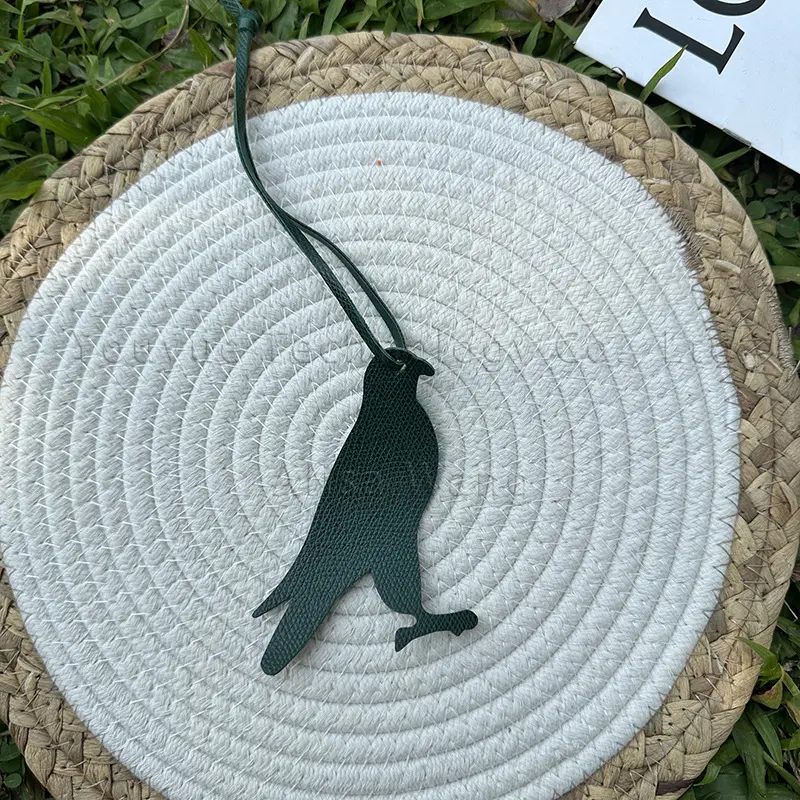 Dove shape leather ladies bag pendant car keychain pendant jewelry accessories