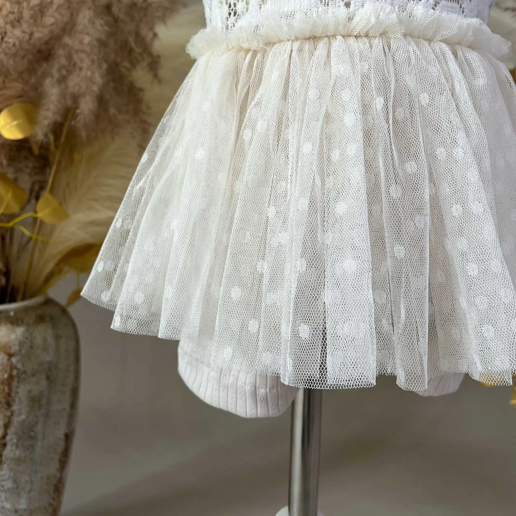 Girls 1-6 Years Old Decorated with Wrinkled Lace Beige Mesh Fabric Jumpsuit Little Princess Costume Birthday Party Photo Prop