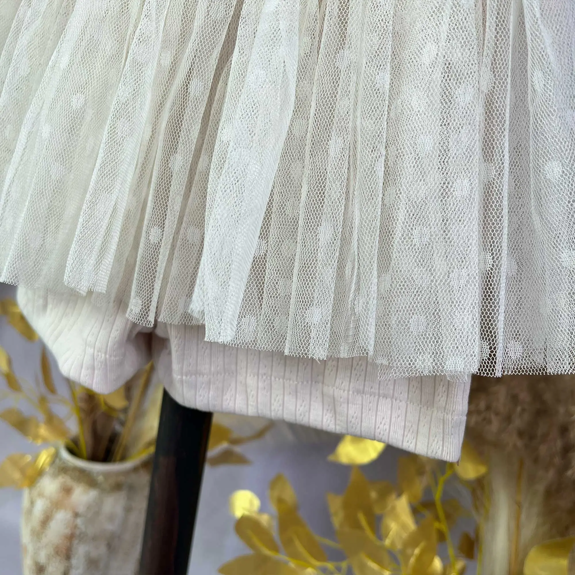Girls 1-6 Years Old Decorated with Wrinkled Lace Beige Mesh Fabric Jumpsuit Little Princess Costume Birthday Party Photo Prop