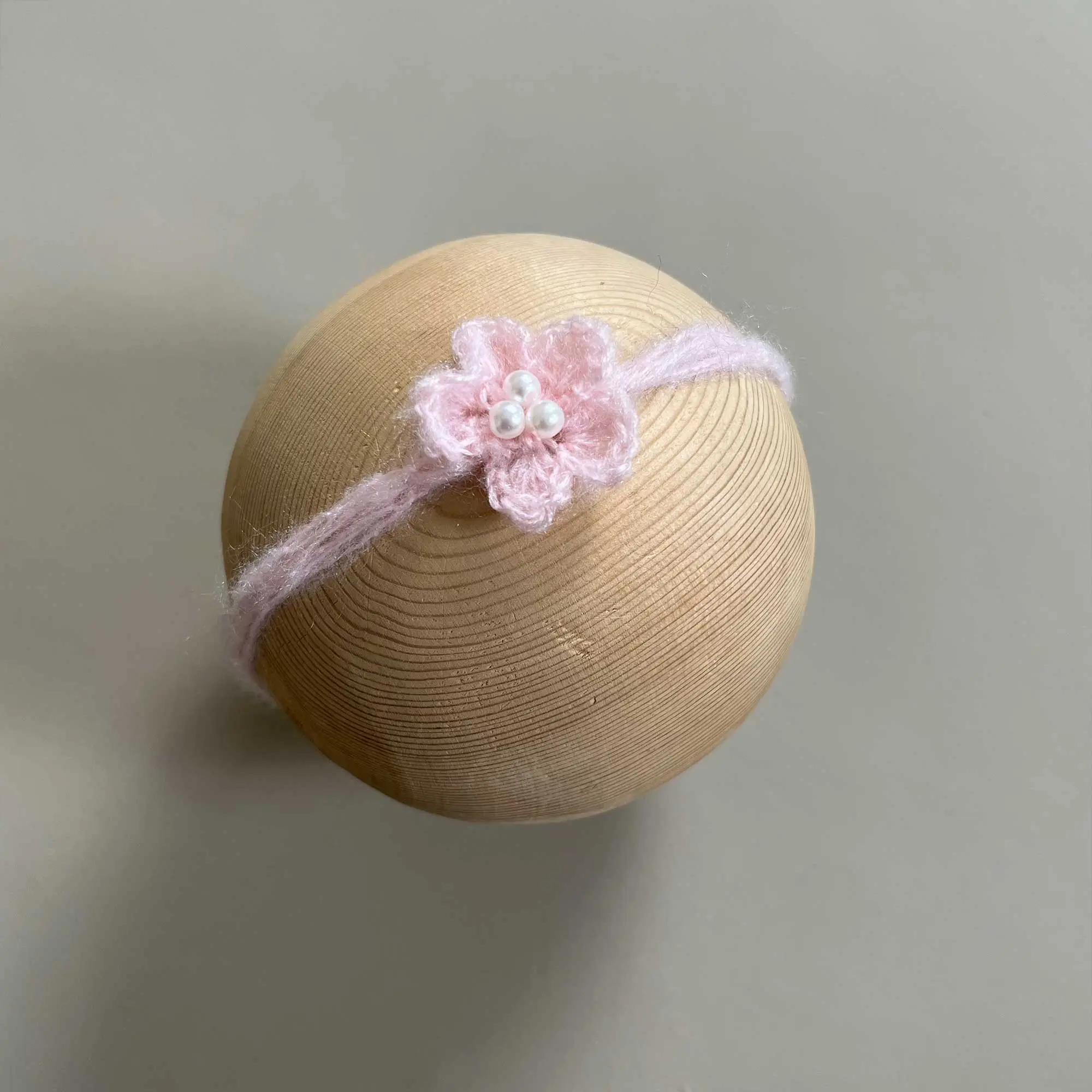 Handmade Mohair Crochet 5-Petal Flower Hair Clip with Pearl Center for Newborn Baby Girl Photo Prop Infant Photoshoot Accessory
