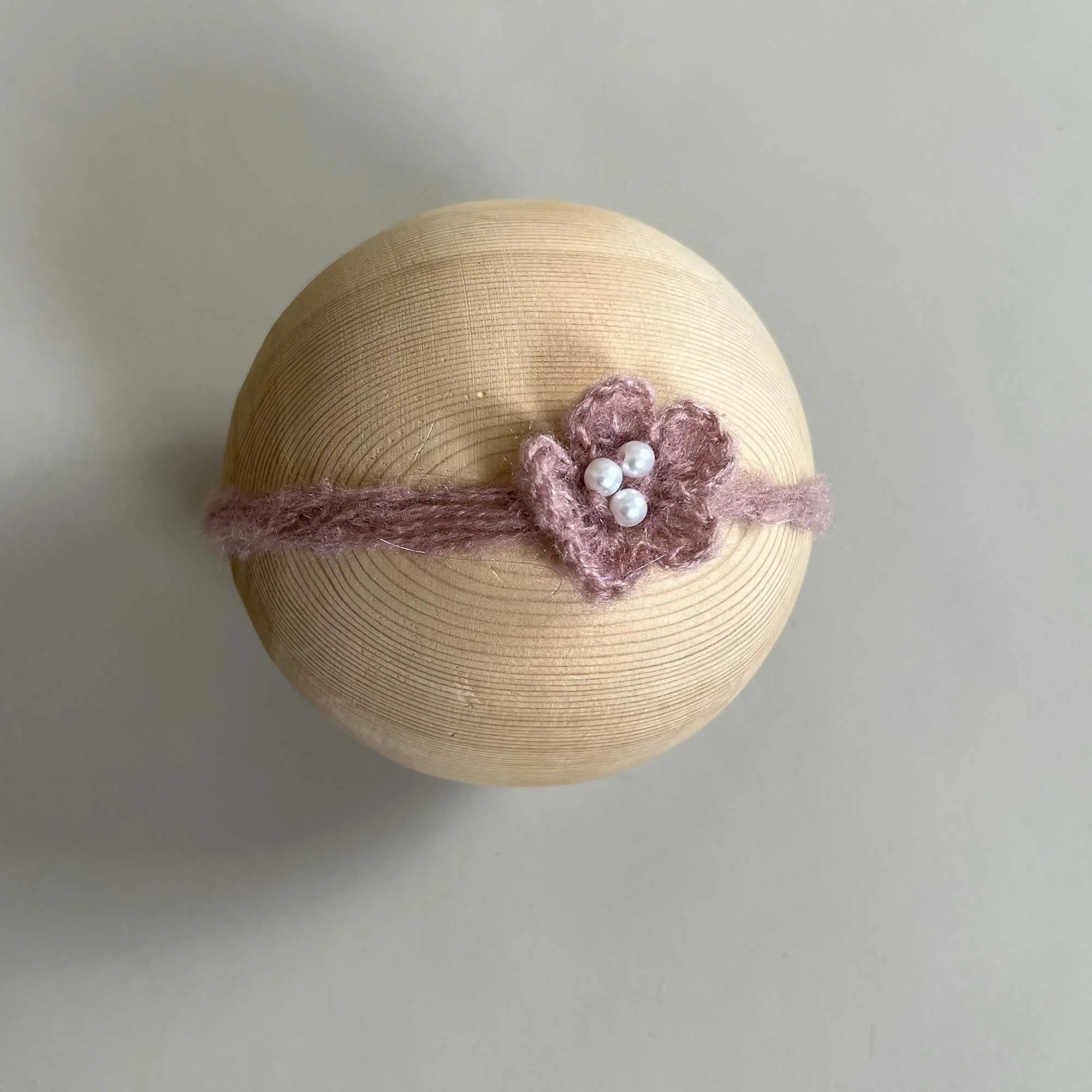 Handmade Mohair Crochet 5-Petal Flower Hair Clip with Pearl Center for Newborn Baby Girl Photo Prop Infant Photoshoot Accessory