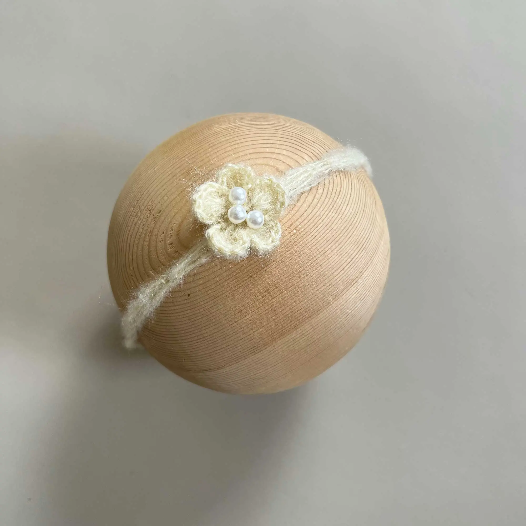 Handmade Mohair Crochet 5-Petal Flower Hair Clip with Pearl Center for Newborn Baby Girl Photo Prop Infant Photoshoot Accessory