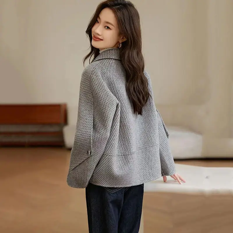 2025 Autumn Winter Women's Woolen Coats New Fashion Korean Solid Short Outerwear Loose Double Breasted Woolen Jacket Female Tops