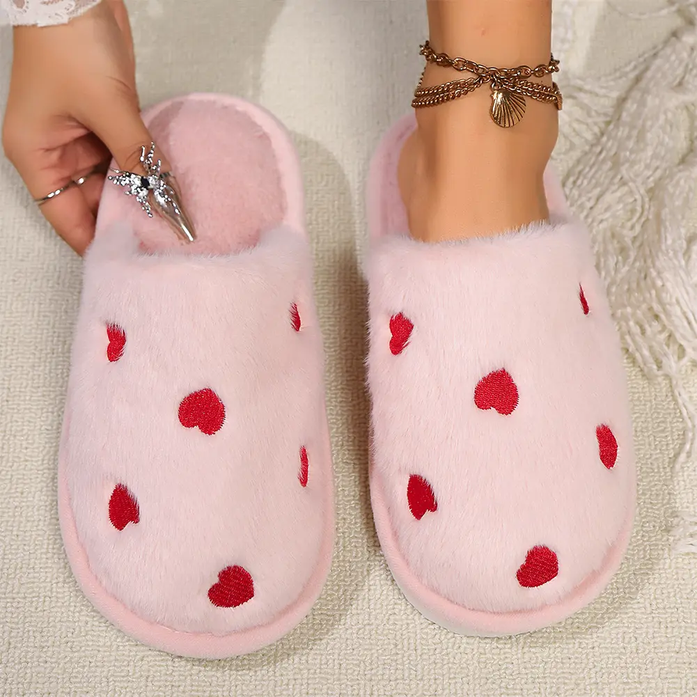 Women Plush Heart Slippers Fuzzy Home Slippers Non Slip Flat Thermal Slippers Comfortable Fluffy Love Slippers for Autumn Winter