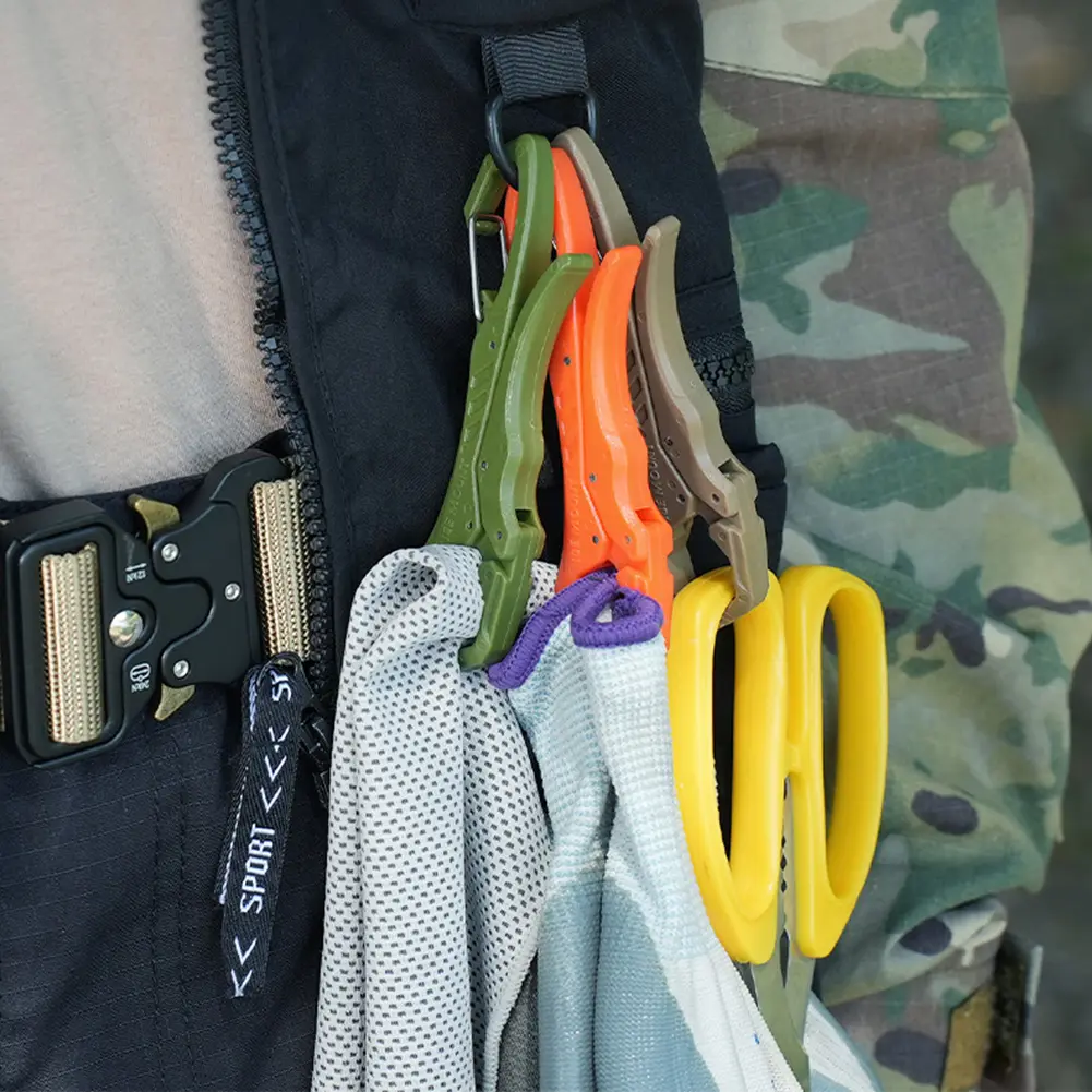 2Pcs Fish Lip Gripper Lightweight Hanging Buckle Fishing Grabber Multifunctional Fishing Lip Grabber Fishing Accessories