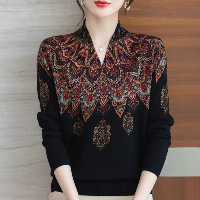 2025 New Middle-aged  Mothers V-neck Women's Sweaters Pullovers Autumn Winter Long Sleeves Loose Casual knitt Sweater Female Top